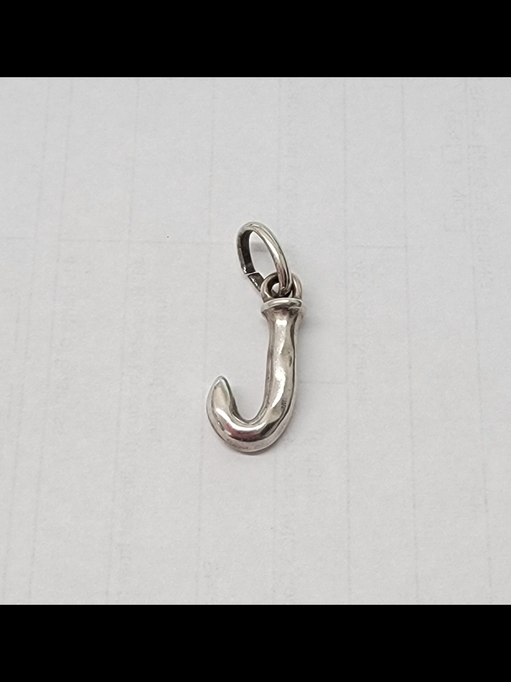 UNO de 50 Polished Silver 'J' Letter Pendant